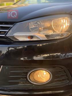 فولكسفاغن ايوس